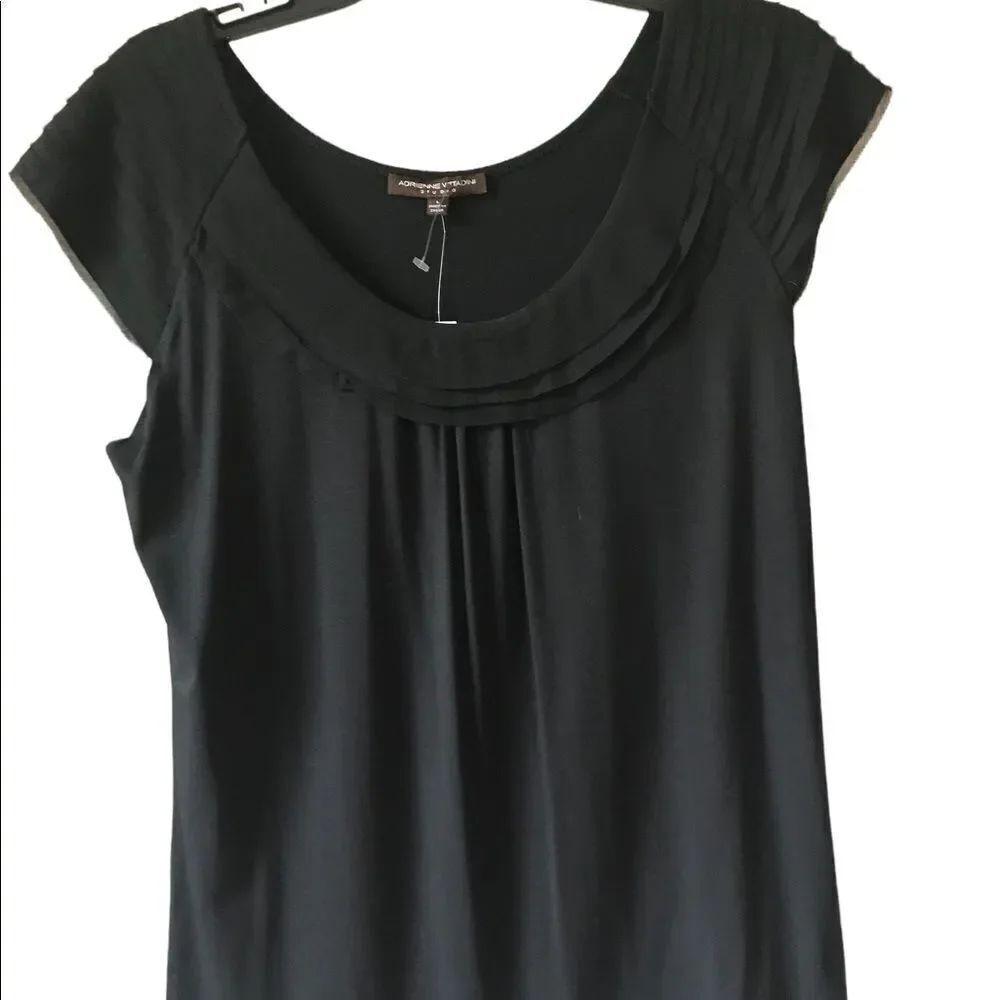 Adrienne Vittadini size large top new with tags awesome top great price